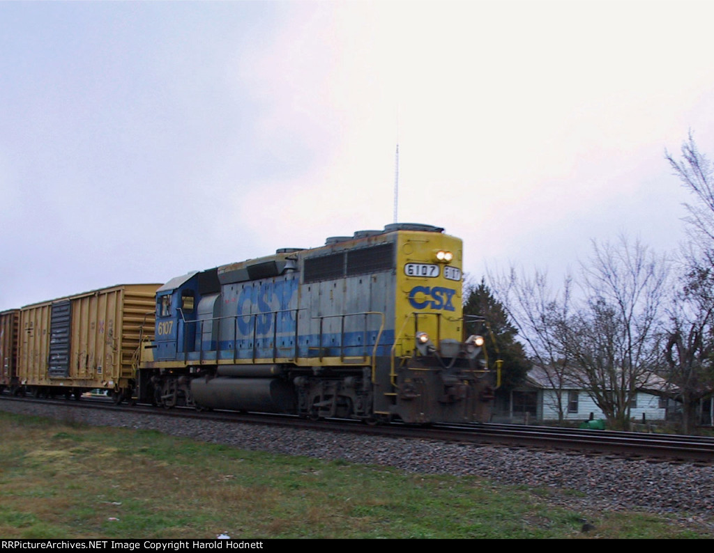 CSX 6107 leads a short train northbound